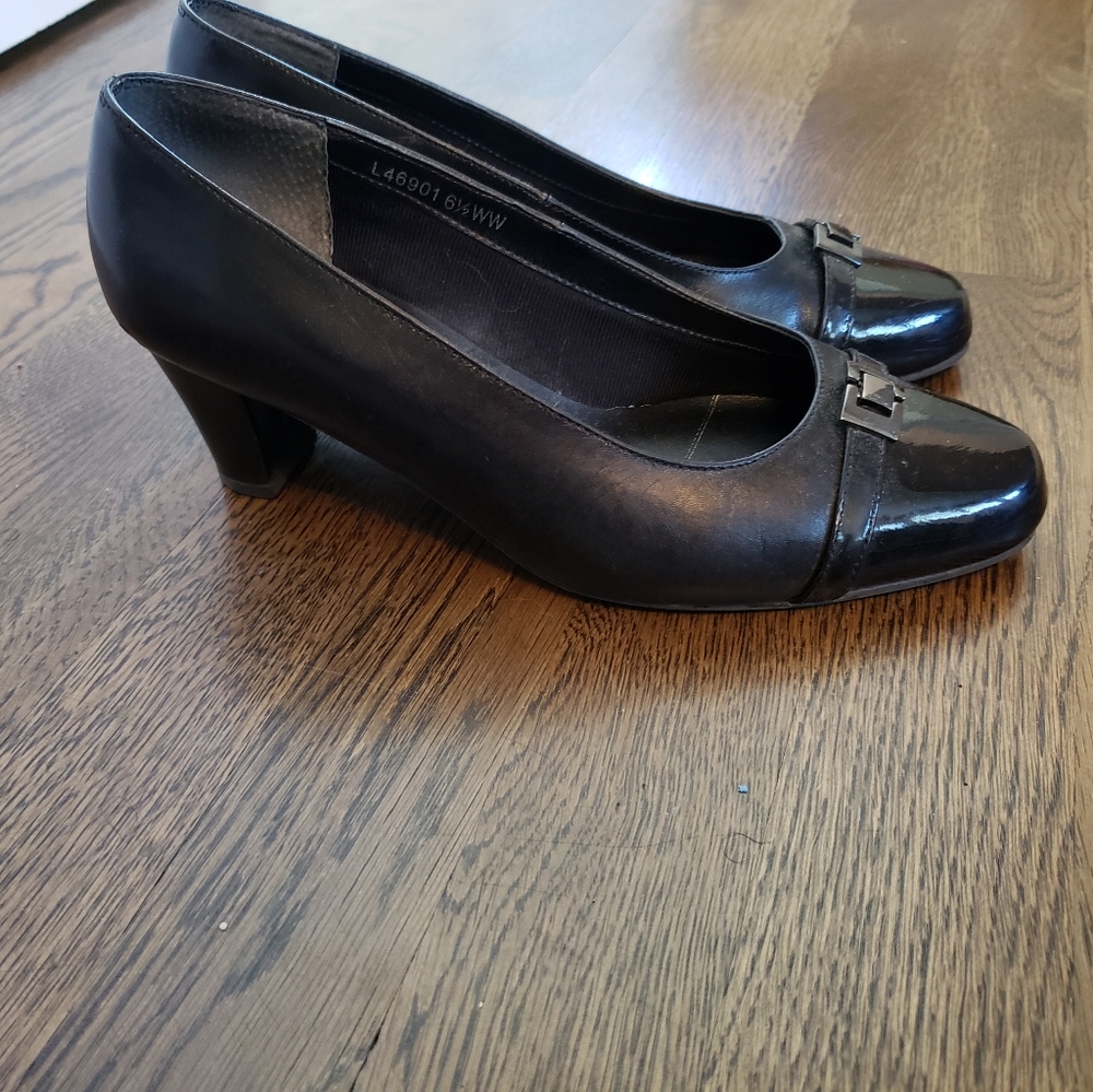 Rose Petals beautiful heels 6.5 EE